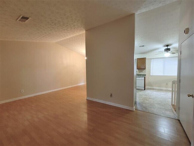 Building Photo - 510 Sheringham Dr