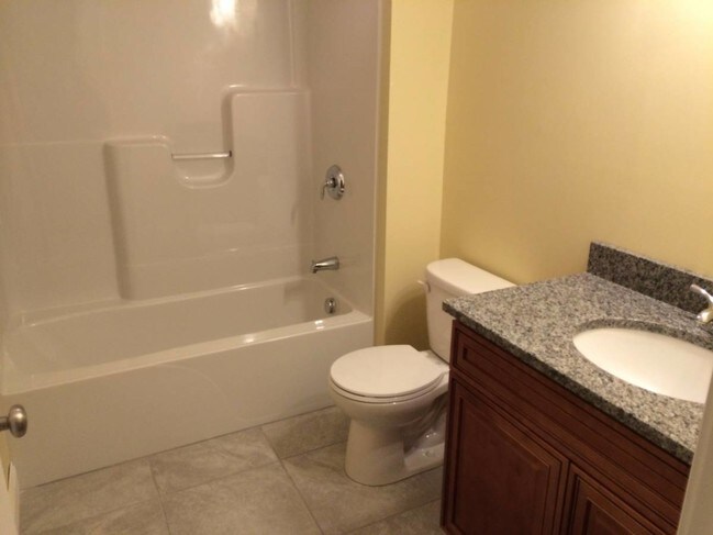 Foto del edificio - 1360 Main St