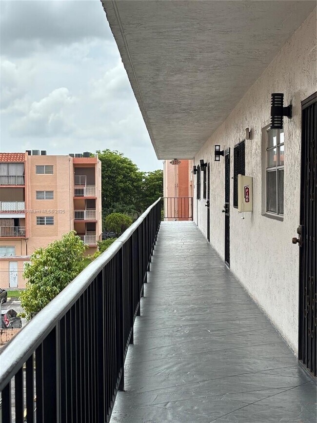 Foto del edificio - 6125 W 20th Ave
