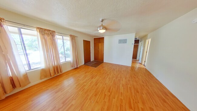 Foto del edificio - 3759 La Plaza Dr NW