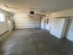 Building Photo - 1561 NW Spruce Ave