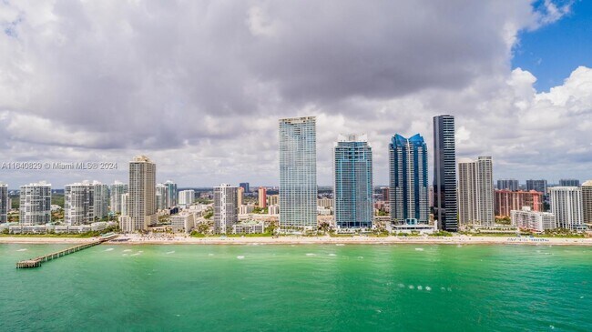 Building Photo - 16901 Collins Ave