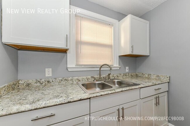 Photo - 112 Sylvania Ave Apartment