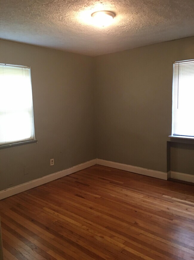 Foto del edificio - 141 Glenridge Pl