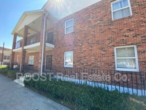 Building Photo - 5 N Chillicothe St