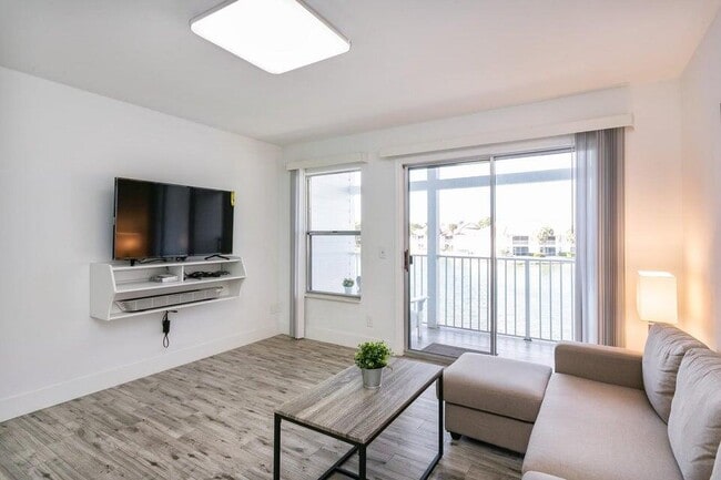 Building Photo - 275 Cypress Point Dr