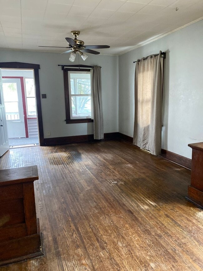 Building Photo - 226 Western Ave