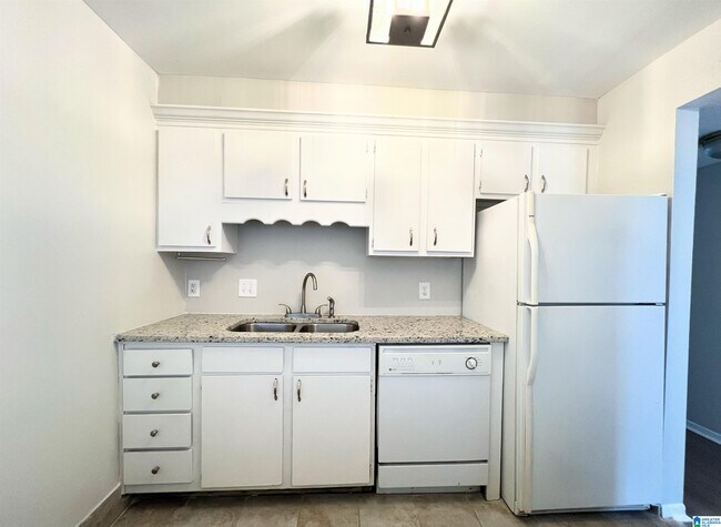 Foto del edificio - 3350 Altamont Rd S