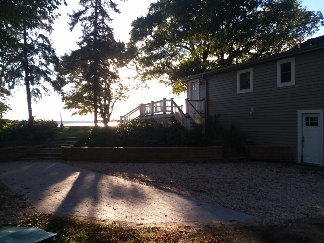 3059 Sunnyside St, Stoughton, WI 53589 House Rental in Stoughton, WI