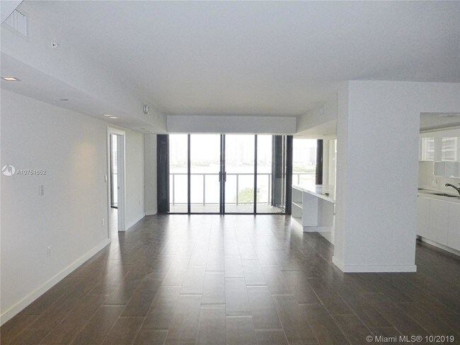 Building Photo - 4000 Island Blvd