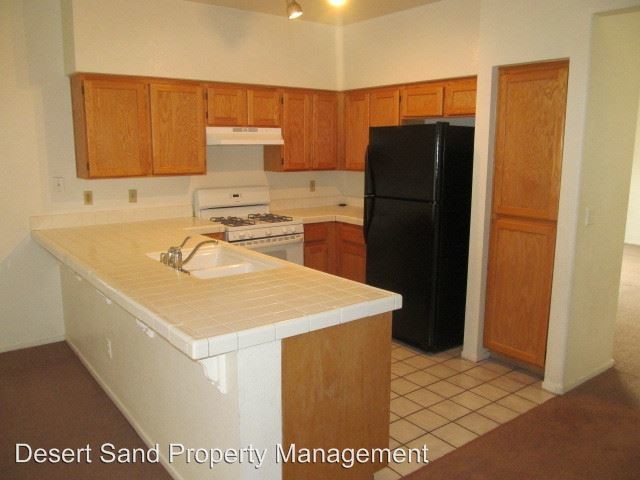 Foto del edificio - 9345 Canyon Shadows Ln