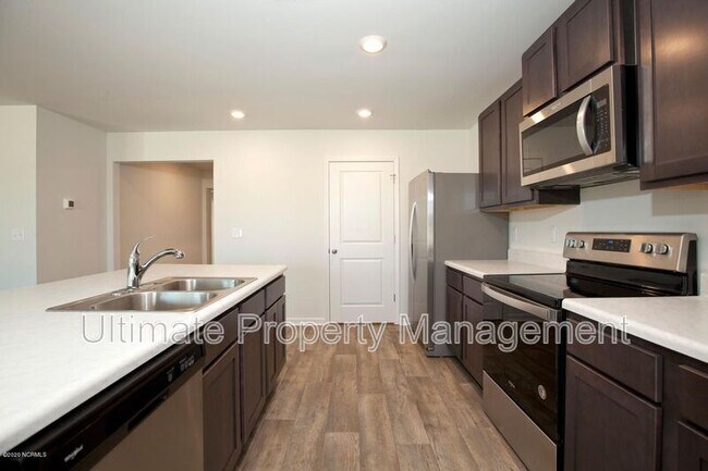 Foto del edificio - 585 Draymore Dr NE