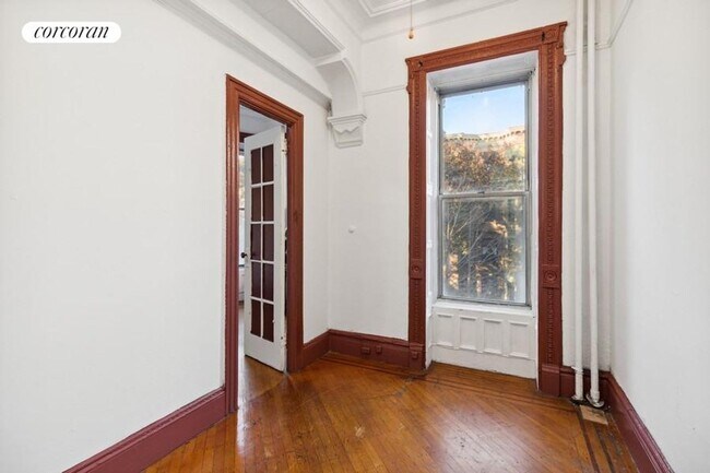 Building Photo - 80 Halsey St