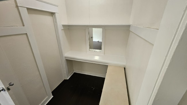 Foto del edificio - 1026 Ingraham St