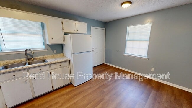 Building Photo - 119 Nann St