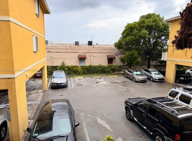Foto del edificio - 2145 NW 19th Terrace