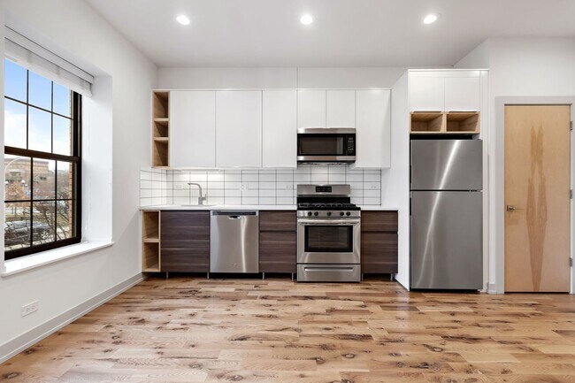 Foto del edificio - 321 E 44th St