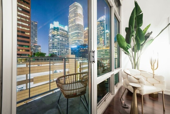 Building Photo - Don't miss out on your chance to Live at t...