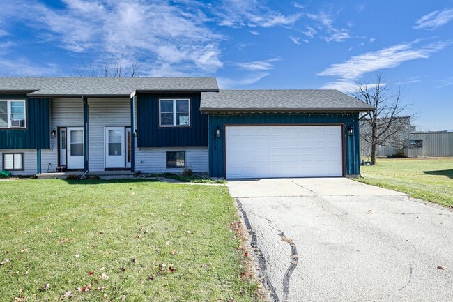 Building Photo - 2273 Country Ln