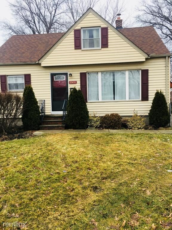 25451 Farringdon Ave, Euclid, OH 44132 House Rental in Euclid, OH