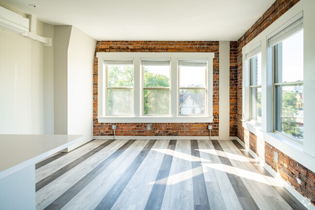1 BR, 1BA - 500 SF - The Lindley