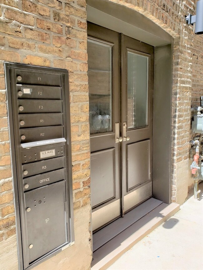 Building Photo - 1436 W Lexington St