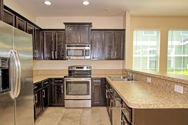 Building Photo - 10243 Lake District Ln