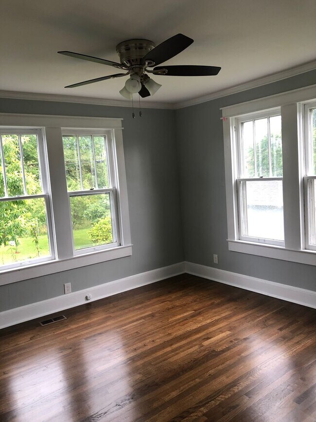 Foto del edificio - Newly Remodeled 3/2 with open floor plan