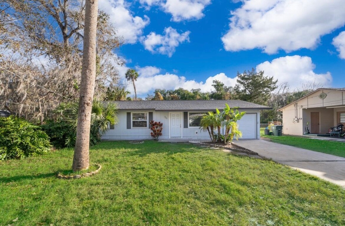 Primary Photo - 731 Greenway Pl