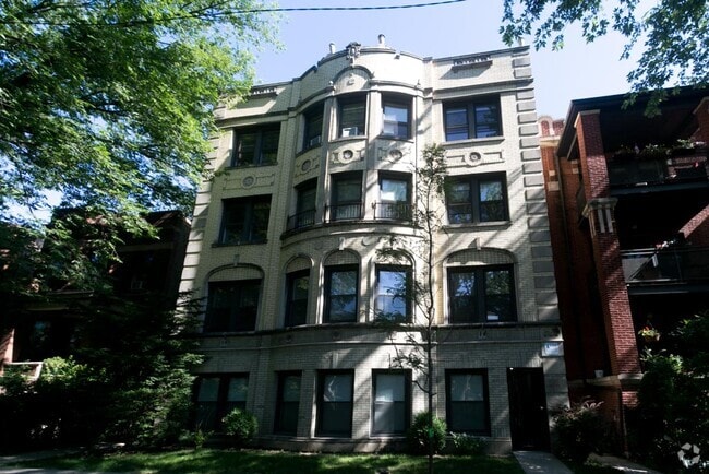 Building Photo - 1432 W Farragut Ave