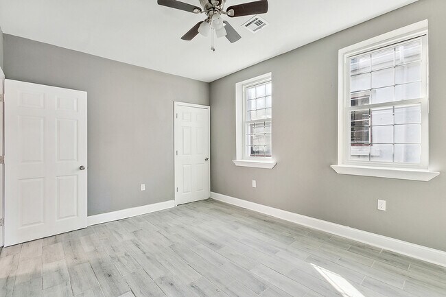 Building Photo - 3319 Pauger St