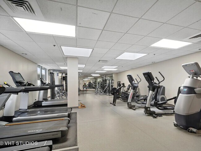 Building Photo - 910 S Michigan Ave