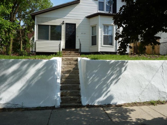Foto del edificio - 819 Baxter St. Se