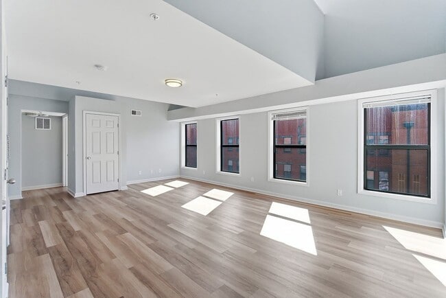Building Photo - 160 Lafayette St