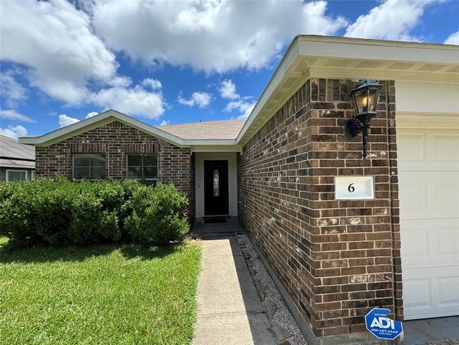 Building Photo - 6 Heritage Oaks Dr