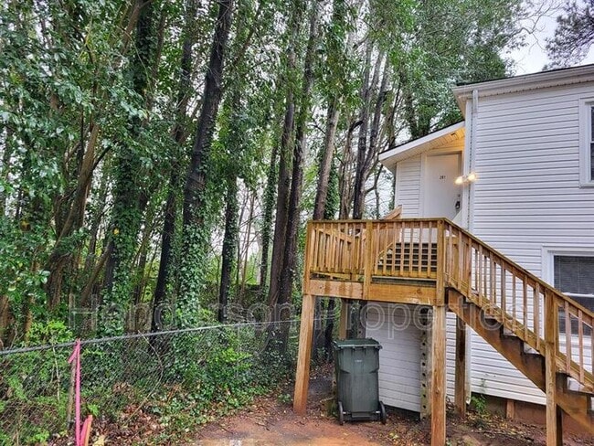 Building Photo - 154 Shurley St