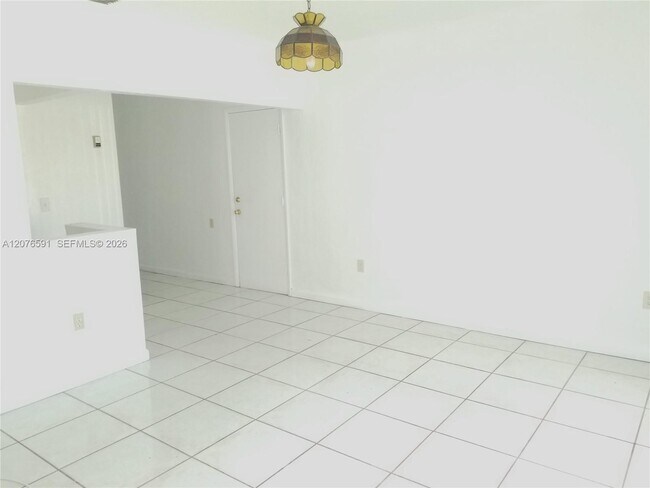 Foto del edificio - 1240 SW 22nd Terrace