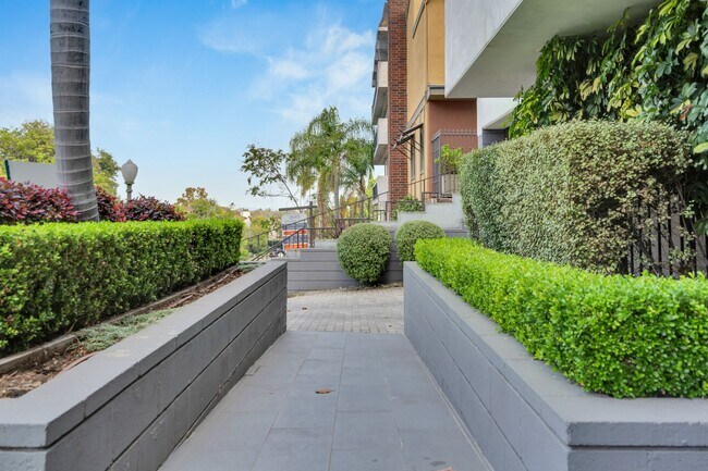 Foto del edificio - Holmby Street Luxury Investments LLC