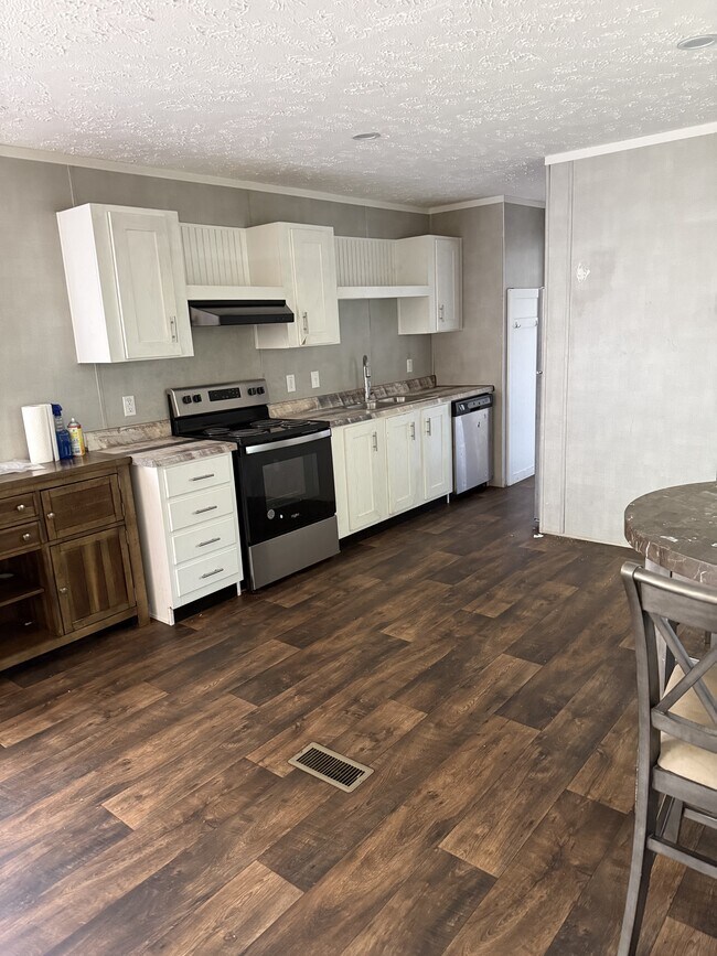 Foto del edificio - 4455 Middle St