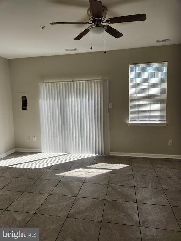 Foto del edificio - 833 Lacewood Terrace