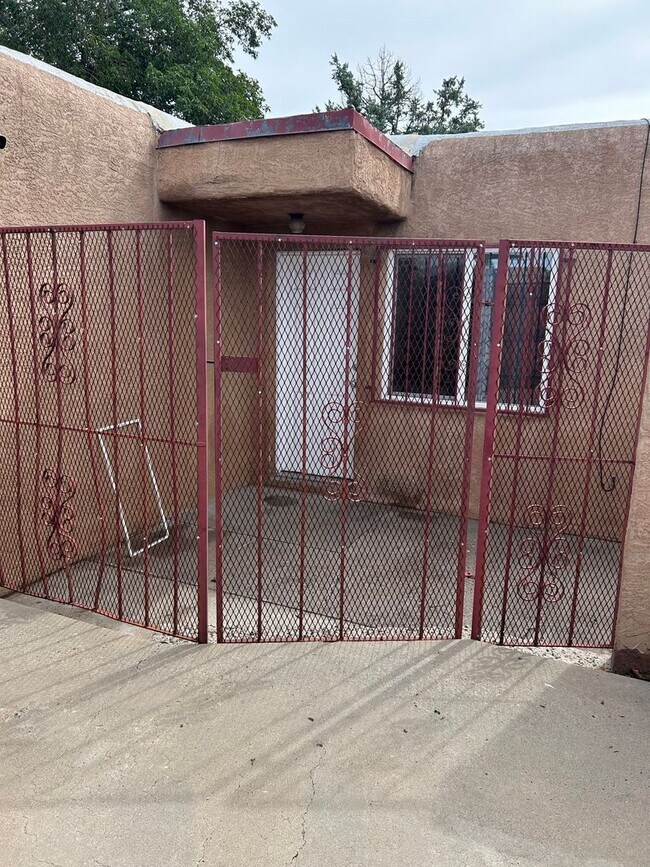 Foto del edificio - 2534 Cagua Dr NE