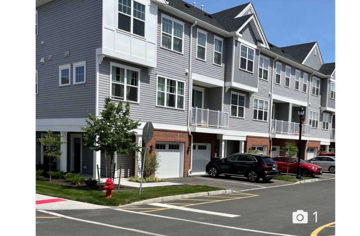 Building Photo - 508 Greenland Square