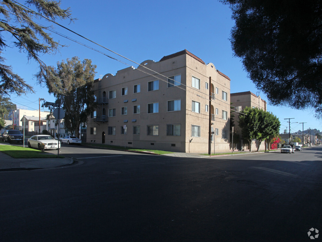 Building Photo - Hollywood East Apts