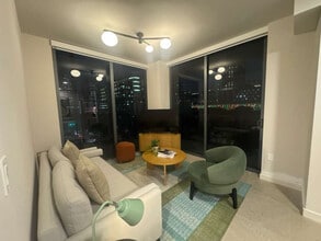 Building Photo - 11 NE 6th St