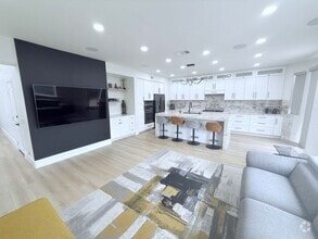 Building Photo - 7048 E Horizon Dr