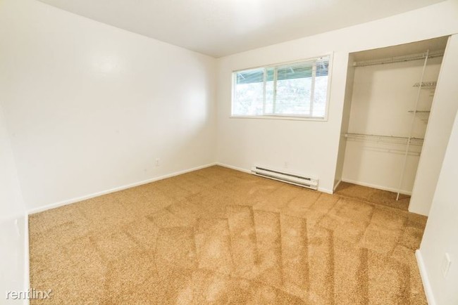 Building Photo - 2 br, 1 bath Apartment - 11900 SW Allen Blvd