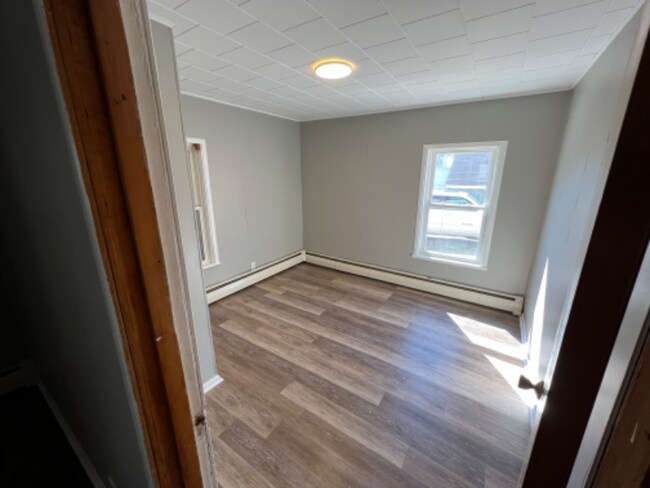 Building Photo - 1 Bell Ln