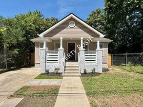 Building Photo - 709 N Holly St