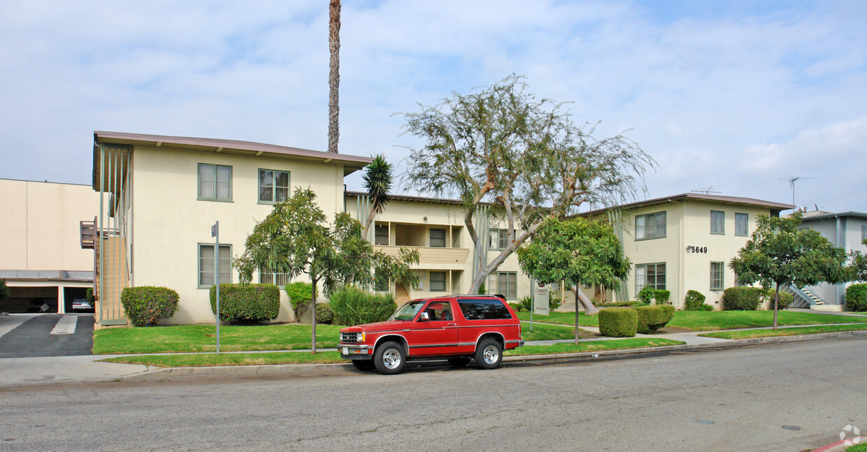 Building Photo - Corbett Avenue Apartments