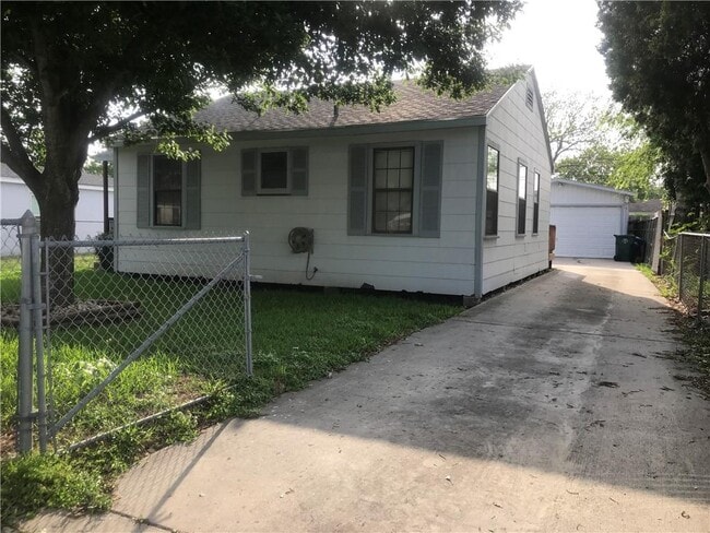 Building Photo - 4725 Blundell Dr